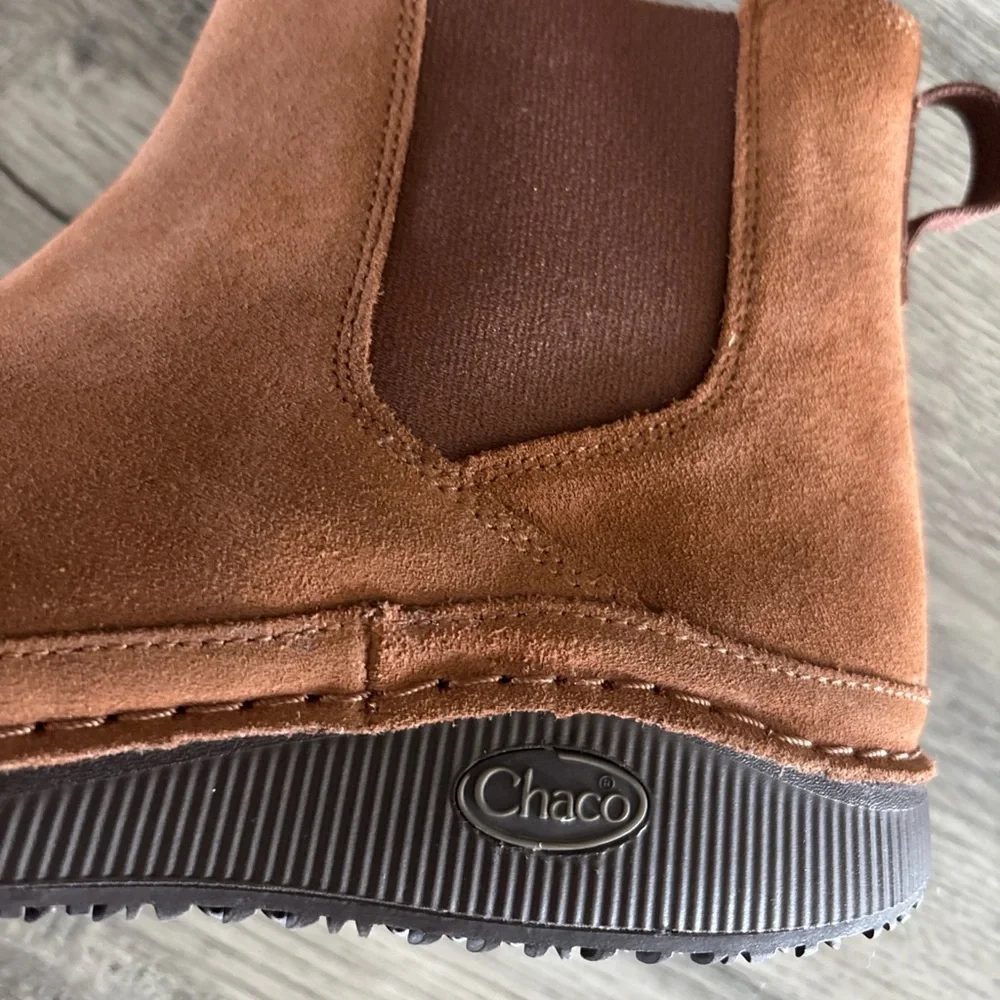 Chaco Mens Size 9 Paonia Cinnamon Brown Suede Chelsea Boots Shoes NEW